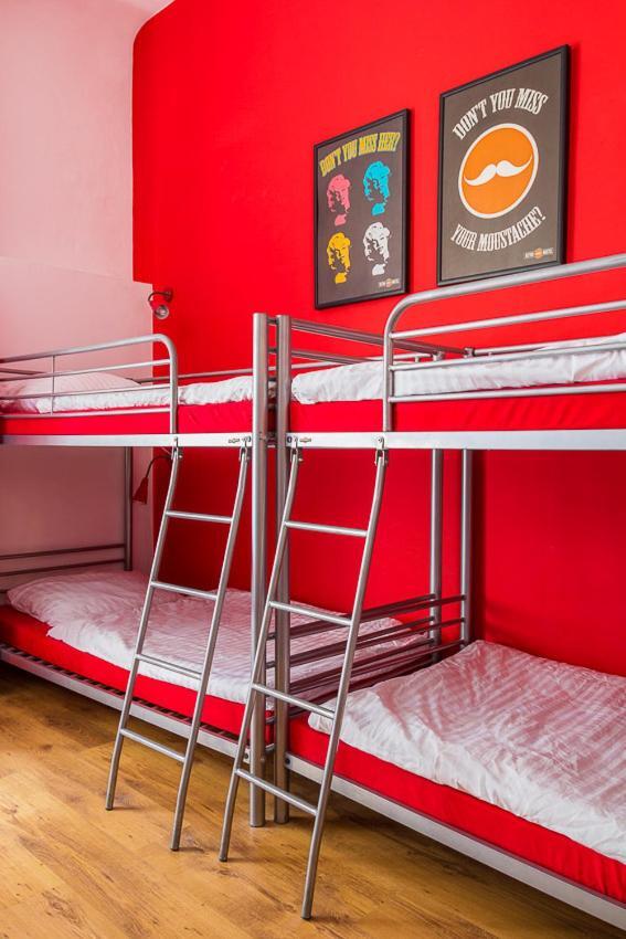 Retro Hostel Познань Екстер'єр фото